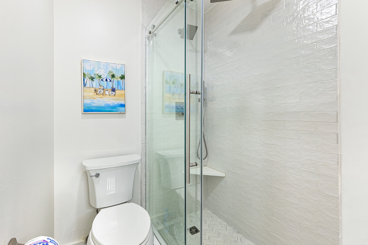 Guest Bath 2: Walk In Shower