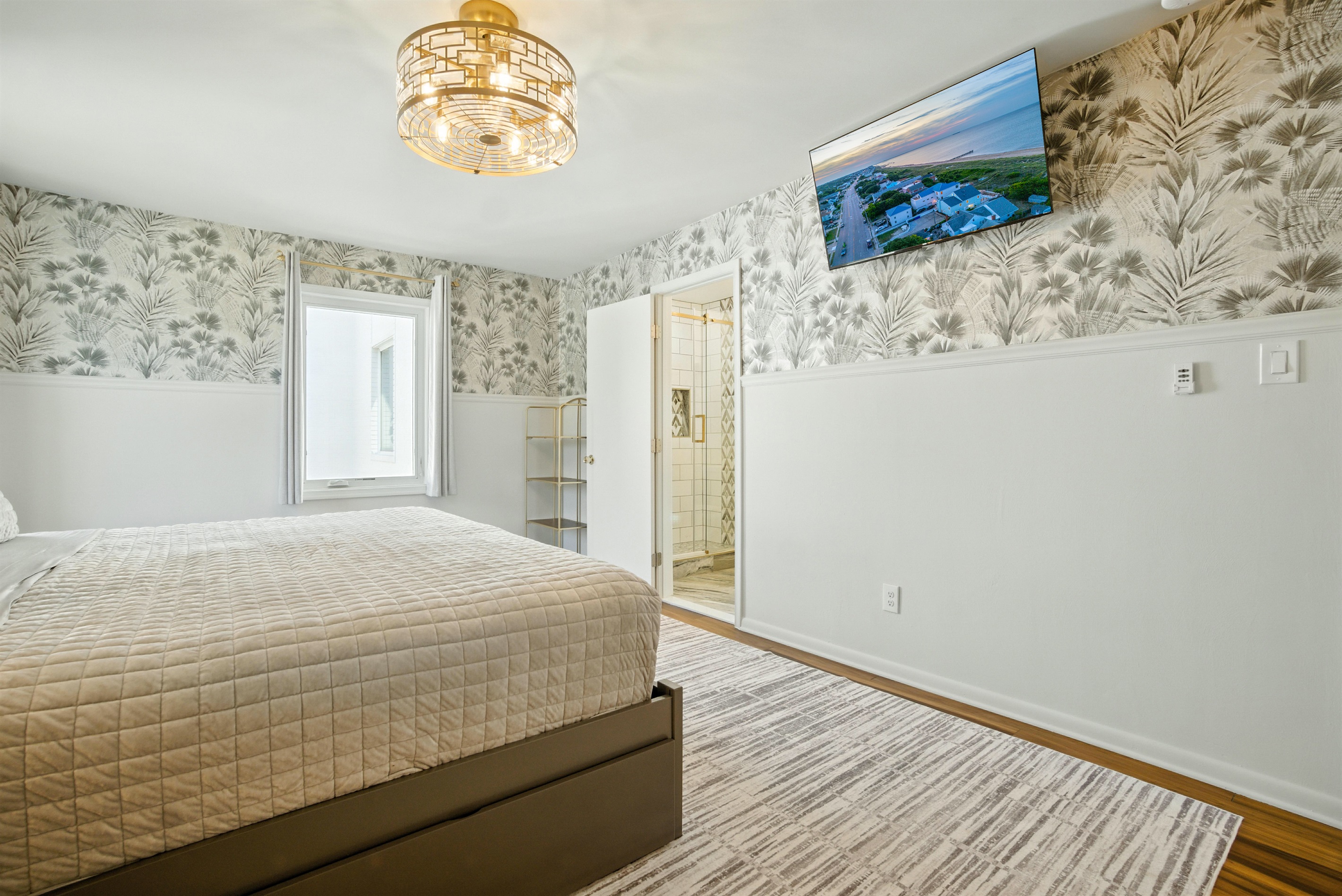 Primary Bedroom has a private en-suite Bath