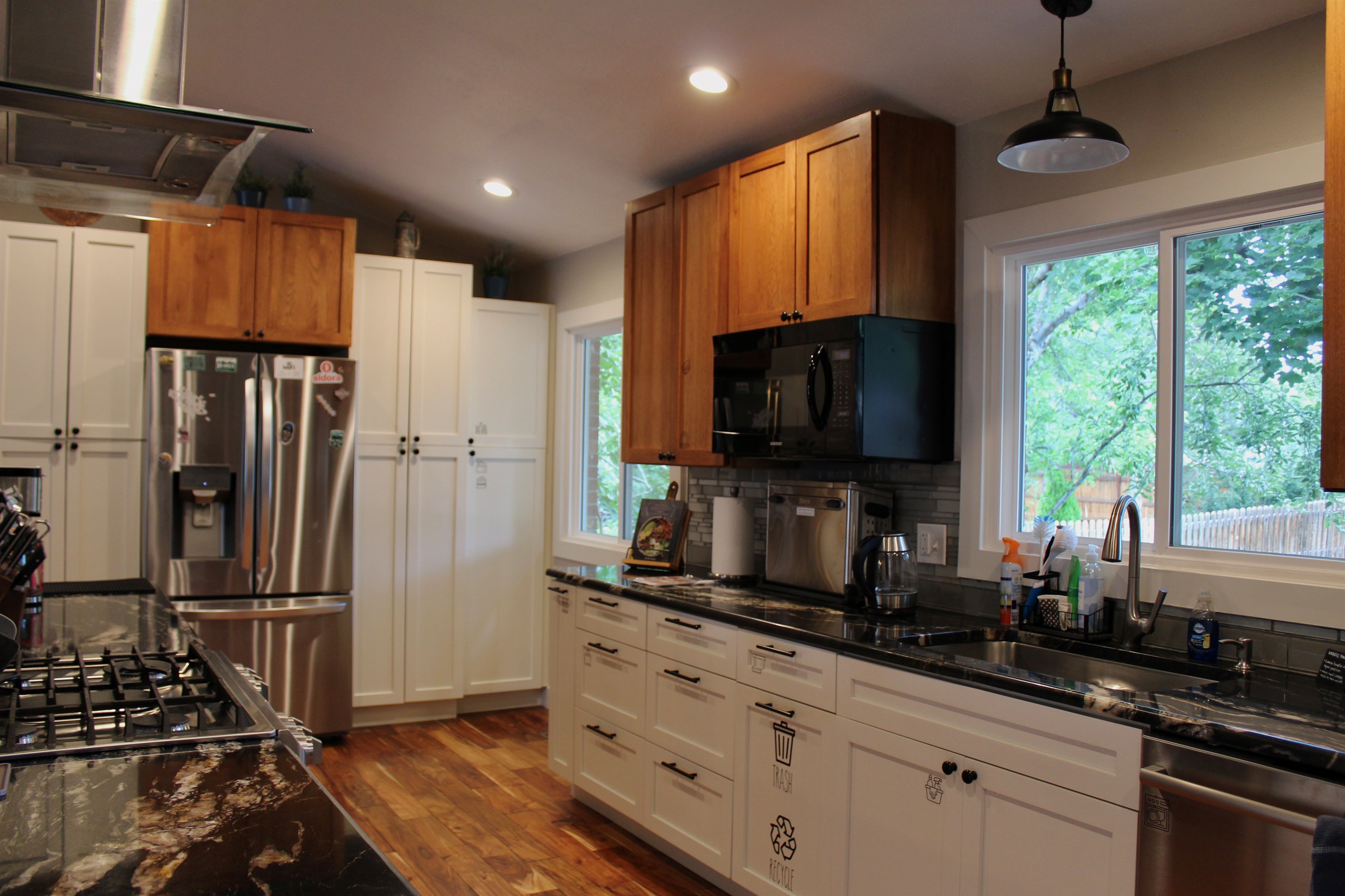 Chef's kitchen with gas stove, big fridge, air fryer & so much more.