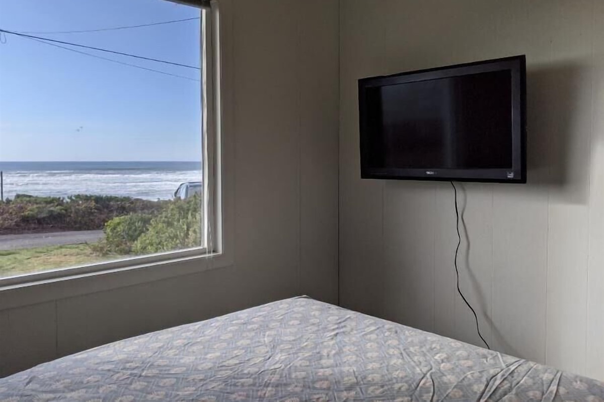 king bedroom view & TV