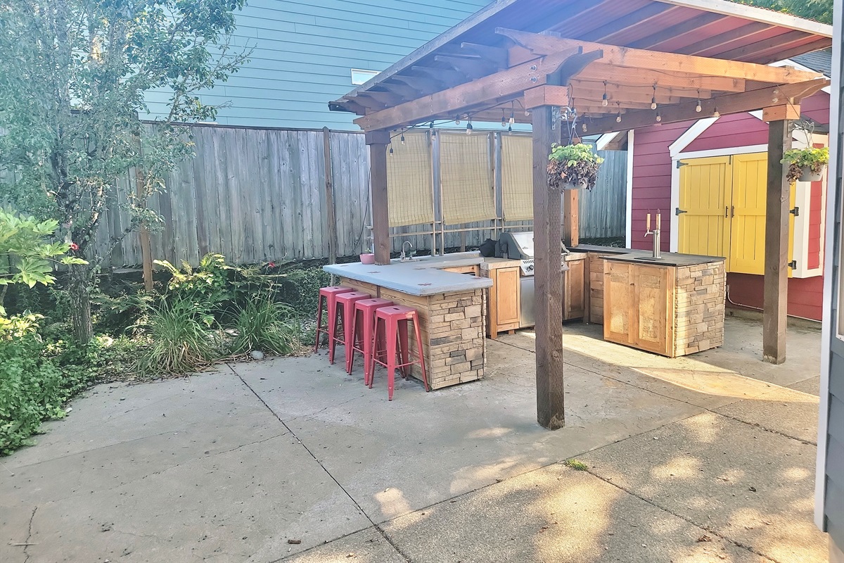 Outdoor kitchen