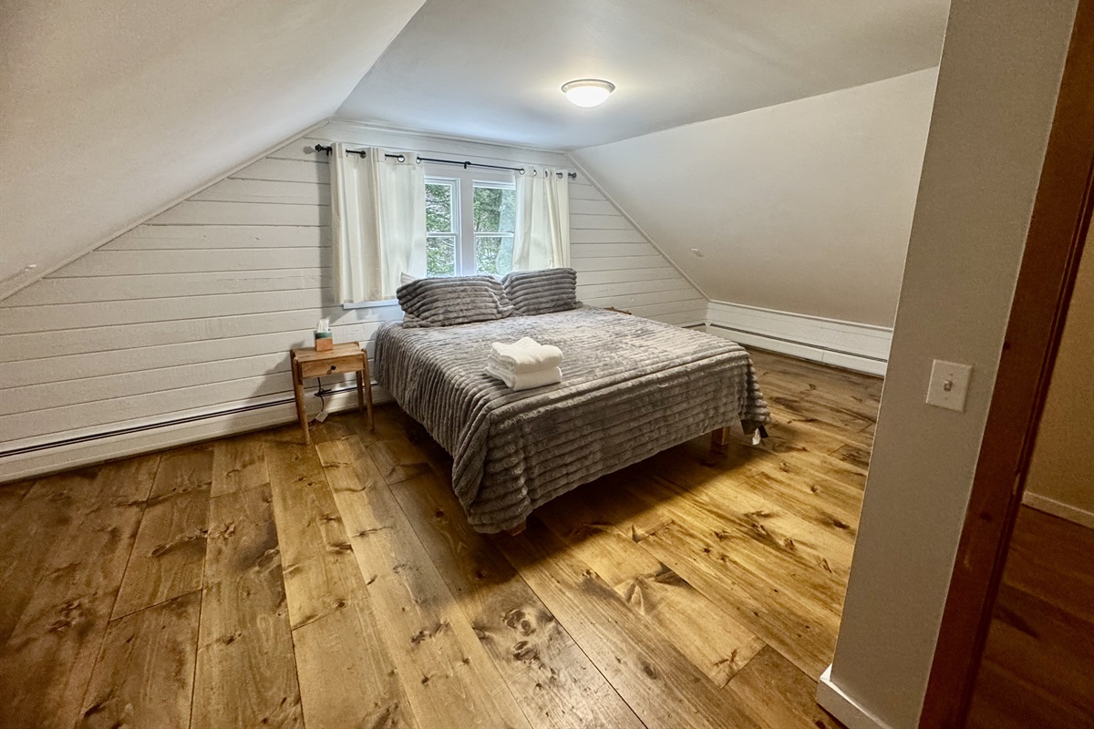 King bedroom upstairs