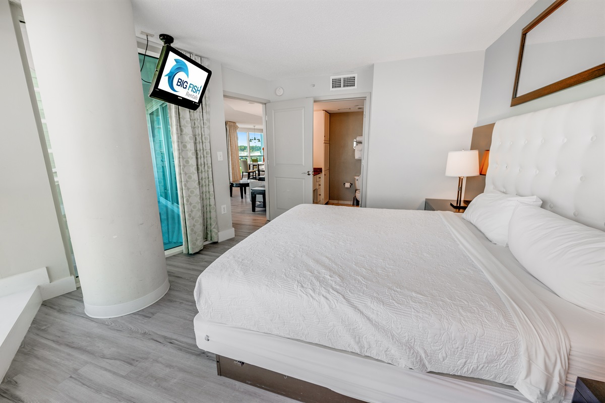 Stunning Bedroom Beautifully Decorated with Amazing Views (Room A)💫✨