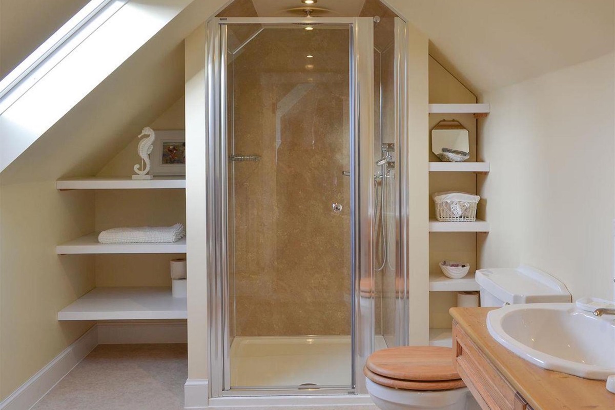 The en-suite shower room