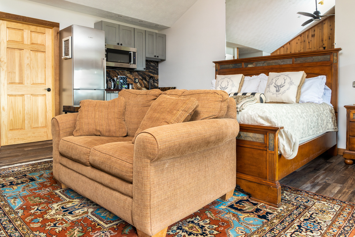 "Inn" 143, Black Bear Resort photo