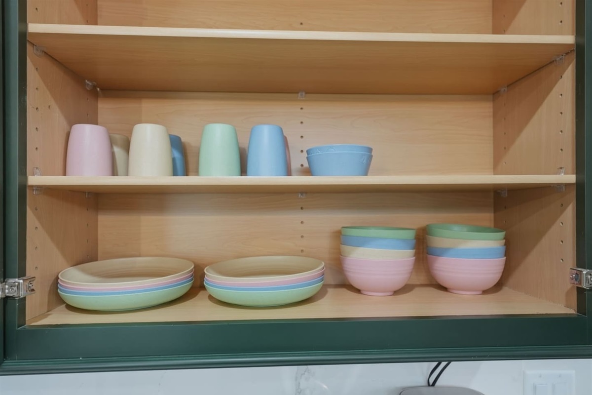 Family-friendly dishware with colorful bowls, plates, and cups—great for both adults and kids.