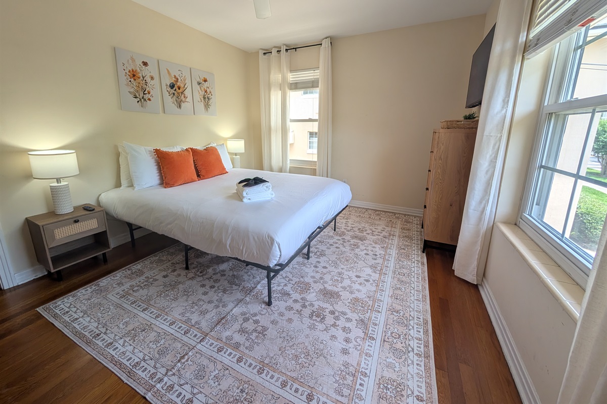Queen size memory foam bed