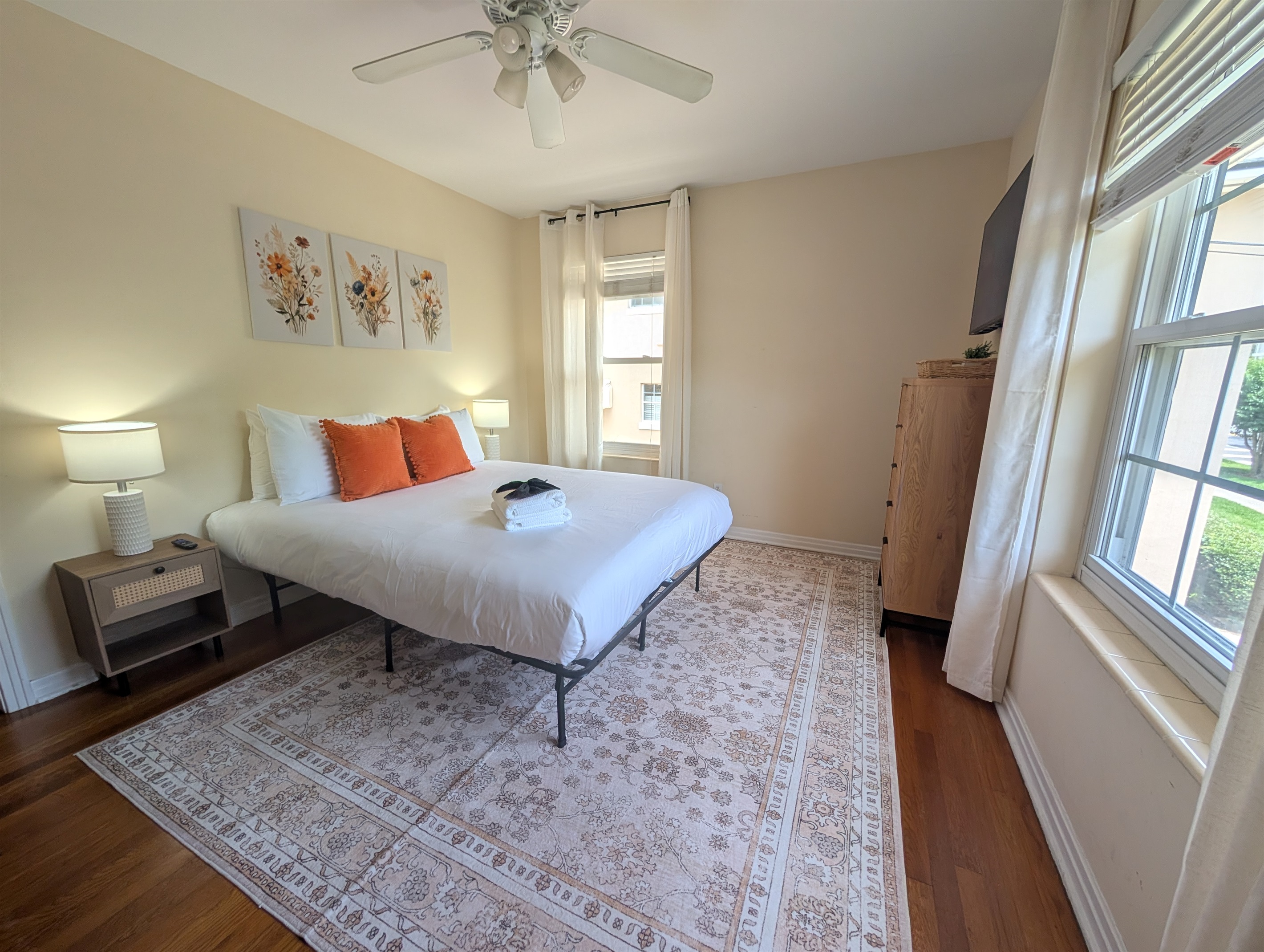 Cozy 2BR Riverside Stay w/ Movie Projector 3