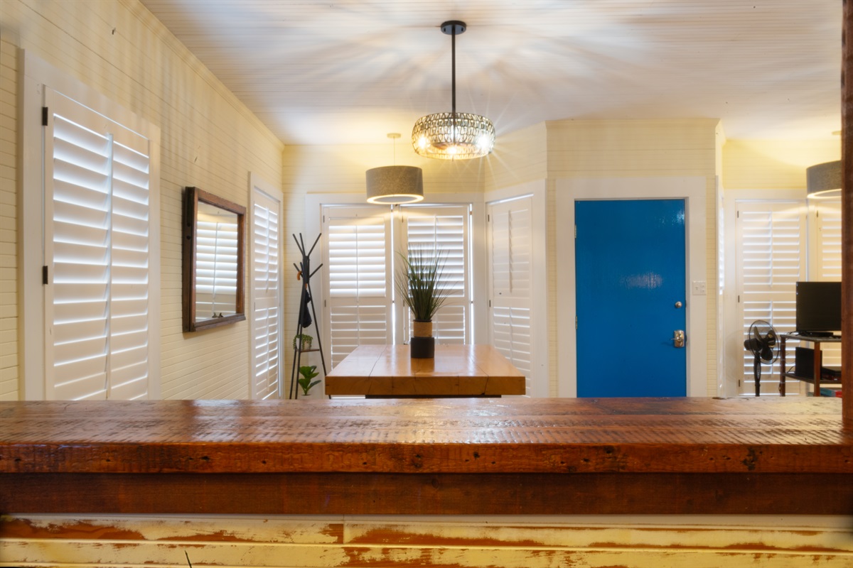 Kitchen Bar to Dining area