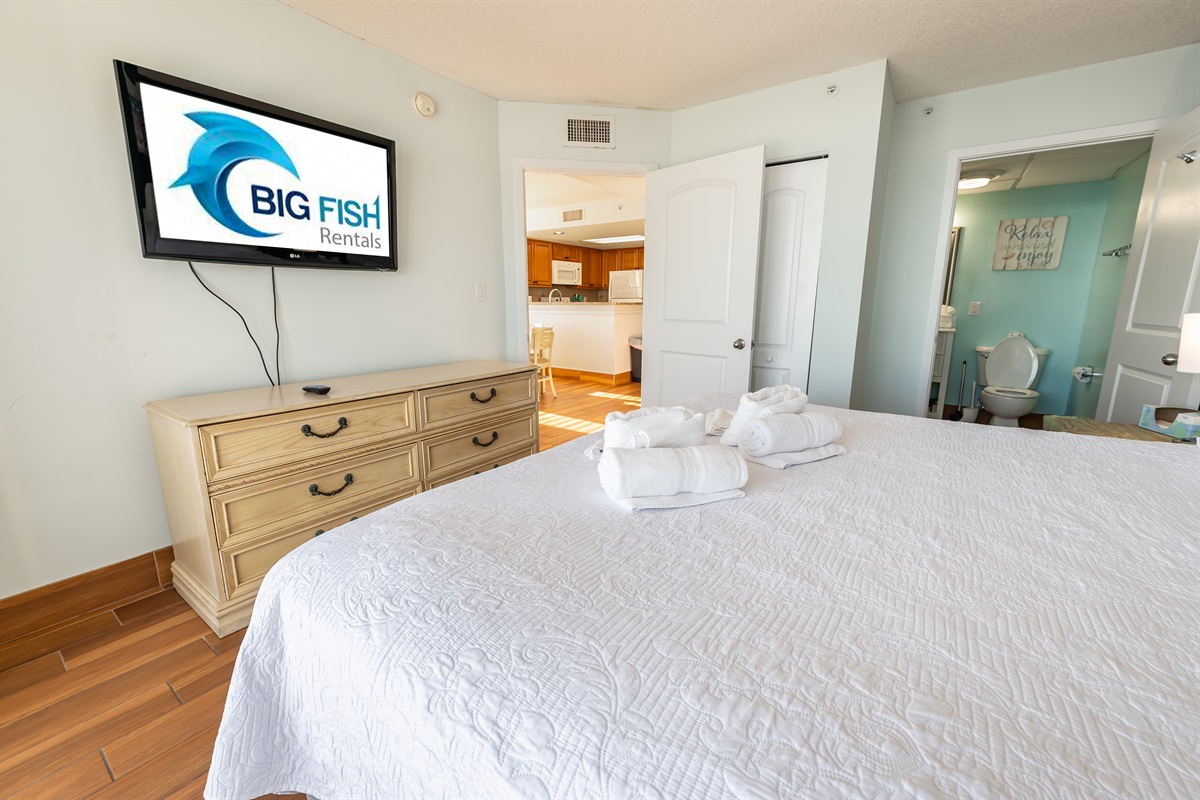 Stunning Bedroom Beautifully Decorated with Amazing Views 💫✨