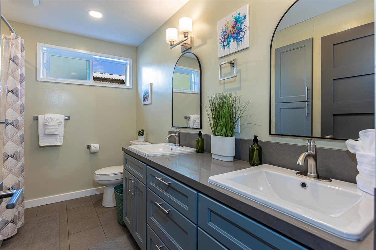 Large Bathroom Central to All Rooms