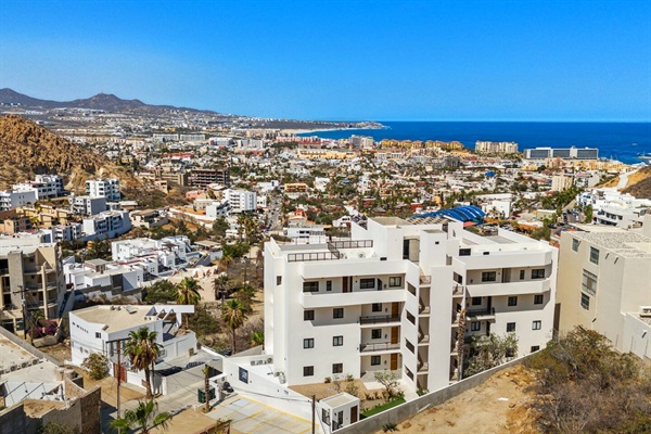 Enjoy panoramic Marina views, majestic Mountain scenery, and breathtaking vistas of the Sea of Cortez and Pacific Ocean.