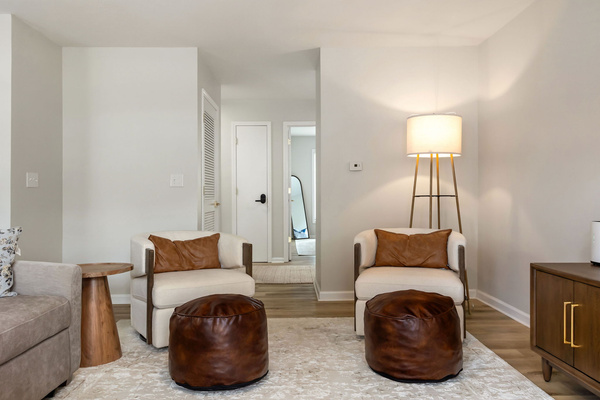 Stylish Notre Dame Haven | 2BR/2BA | Private Balcony + Parking, photo 14