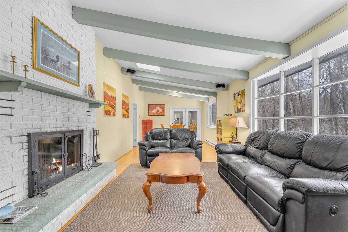 9cf852ef8f1d4642a068acbda2471dd0 Large