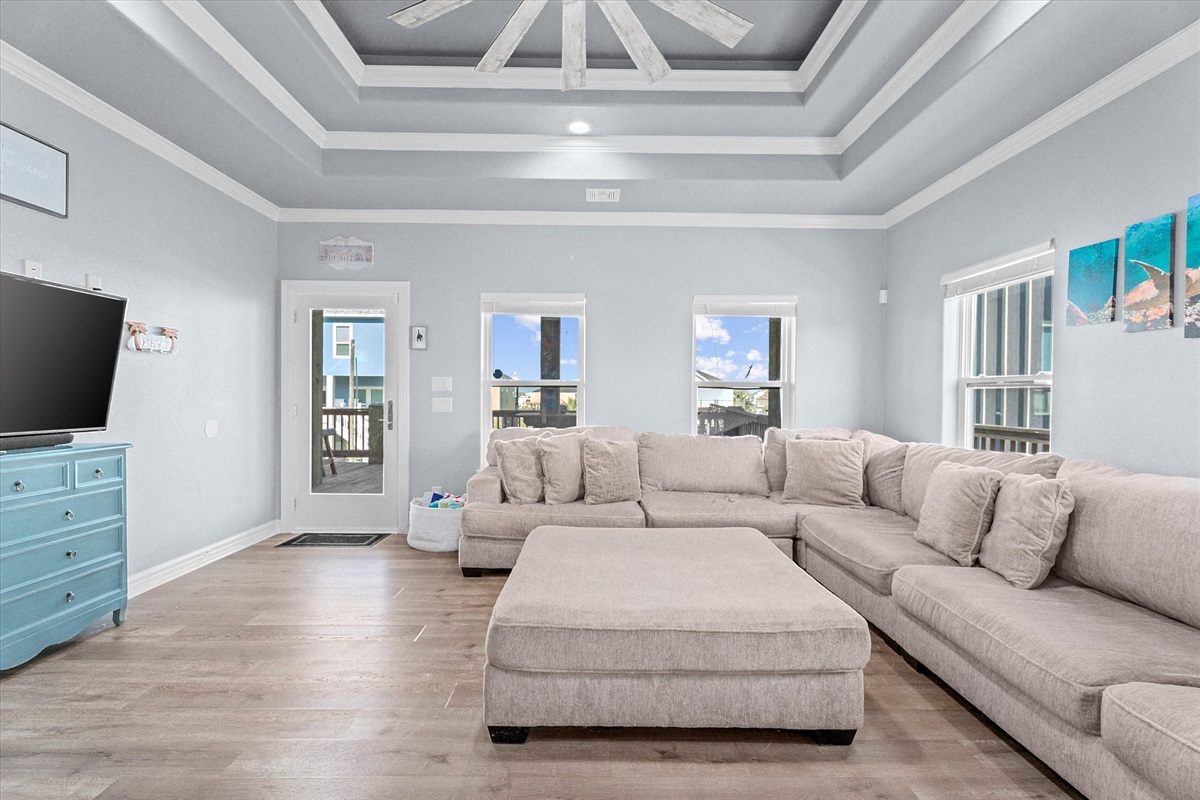 9cfc198bc99344d592652dba5476587f Large | Beachhouse | Texas | TX | Vacation Homes | Galveston | Crystal Beach | Kokomo | Breezy Days | Beachfront Elegance | Sunrise Serenity | Southern Sands Property Management, LLC