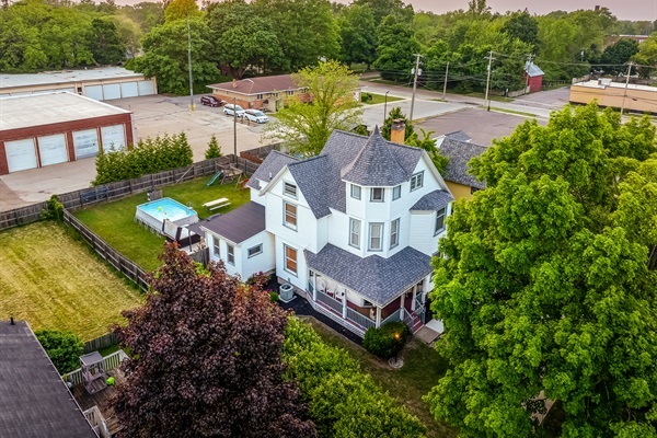 Come experience the best of South Haven—just a short walk to downtown and the beach!