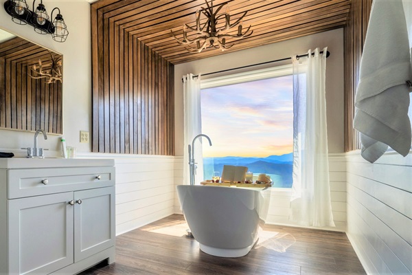 Quite possibly the ONLY cabin in the Smokies that offers a front row seat of THE AMAZING Mountain views. Experience it and enjoy your relaxation while staying with us.