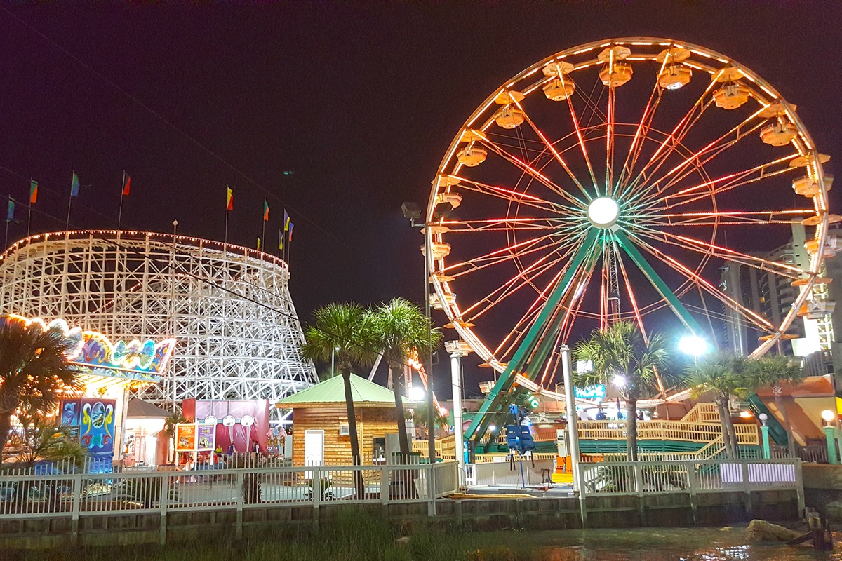 Lots of Entertainment and Dining Nearby!