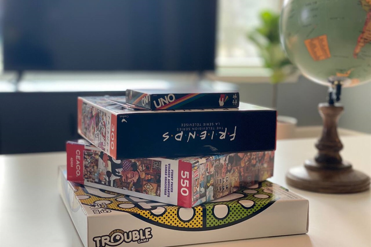 Games! Uno, puzzles, Trouble 
