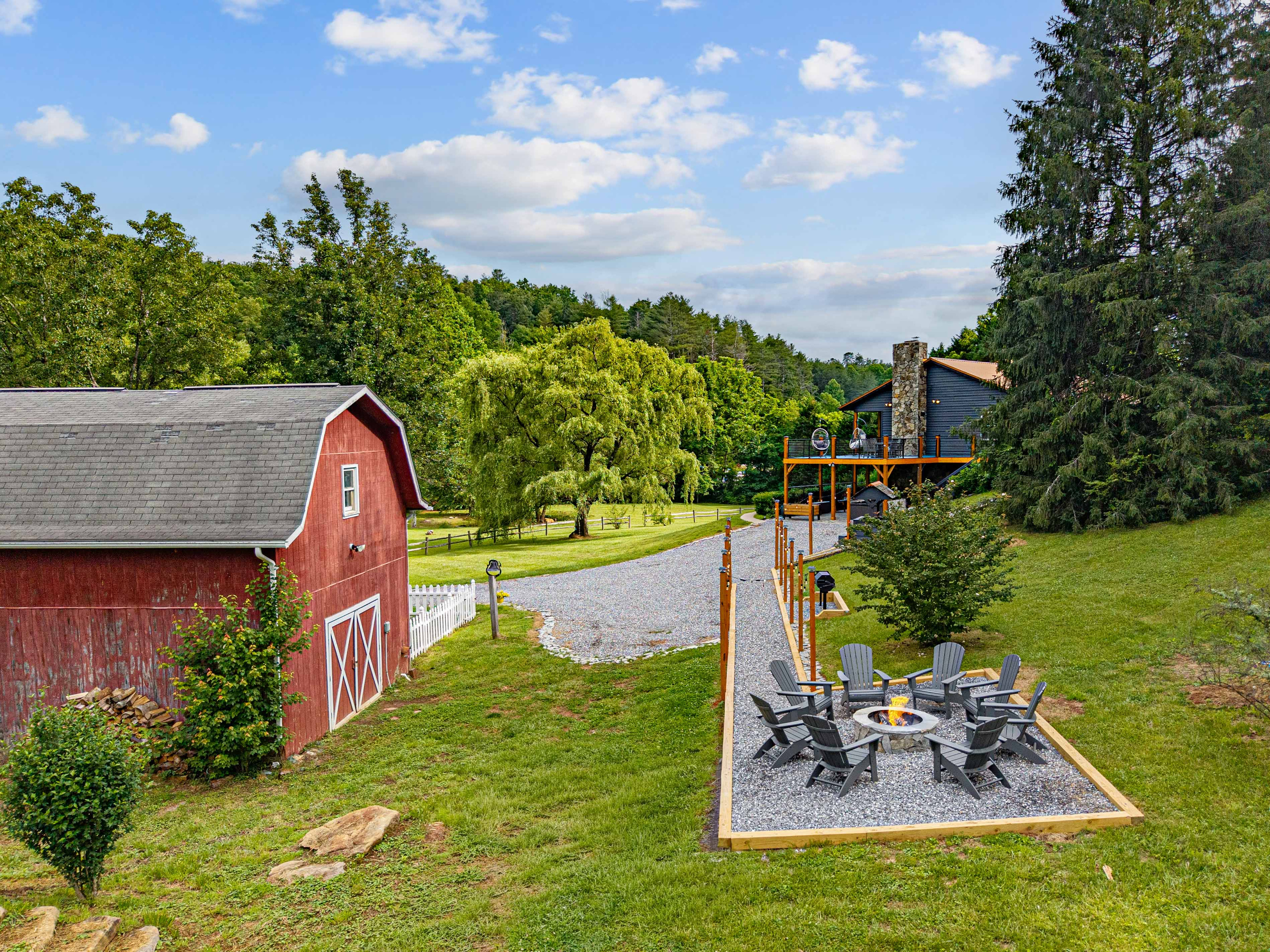 Outdoor Gathering Space: Enjoy fireside chats under the stars in this scenic retreat!