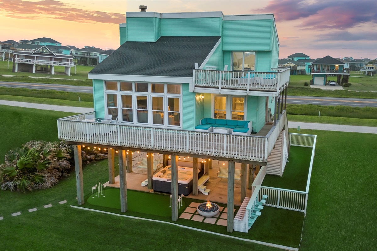 9d22664eb6224834ba4079fda8f299a6 Large | Beachhouse | Texas | TX | Vacation Homes | Galveston | Crystal Beach | Kokomo | Breezy Days | Beachfront Elegance | Sunrise Serenity | Southern Sands Property Management, LLC