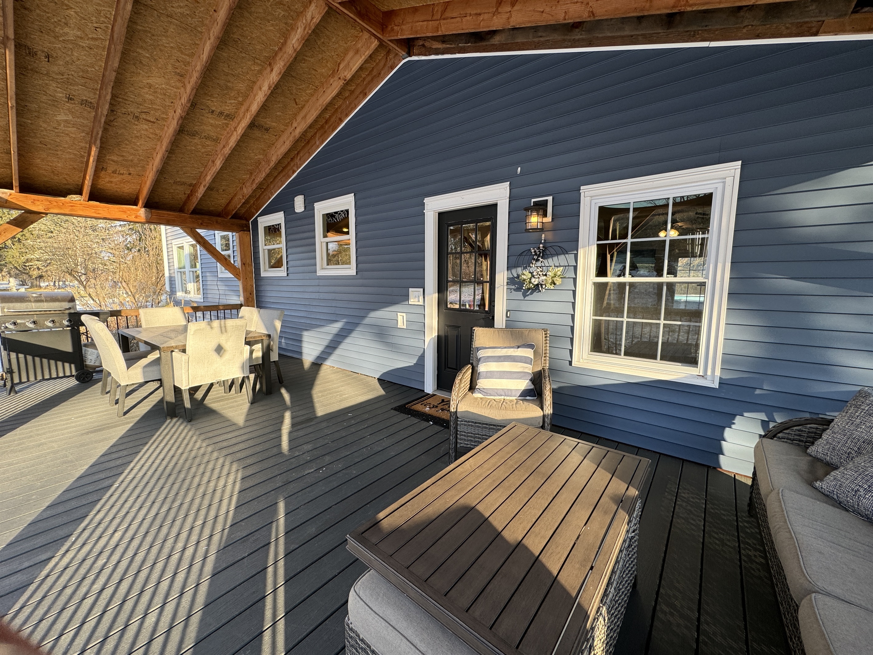 Outdoor dining on the Timberframe porch