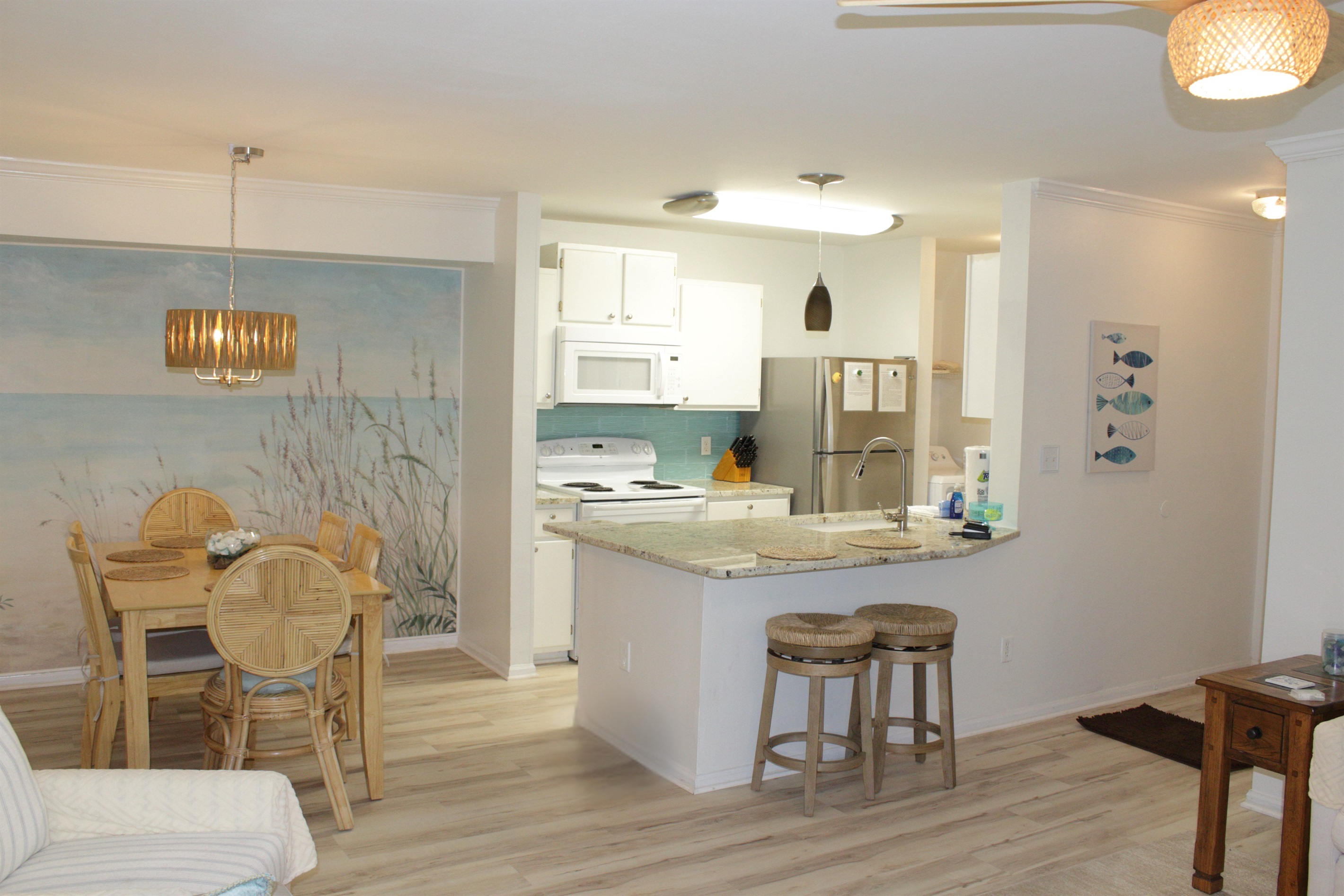 Dining & Kitchen