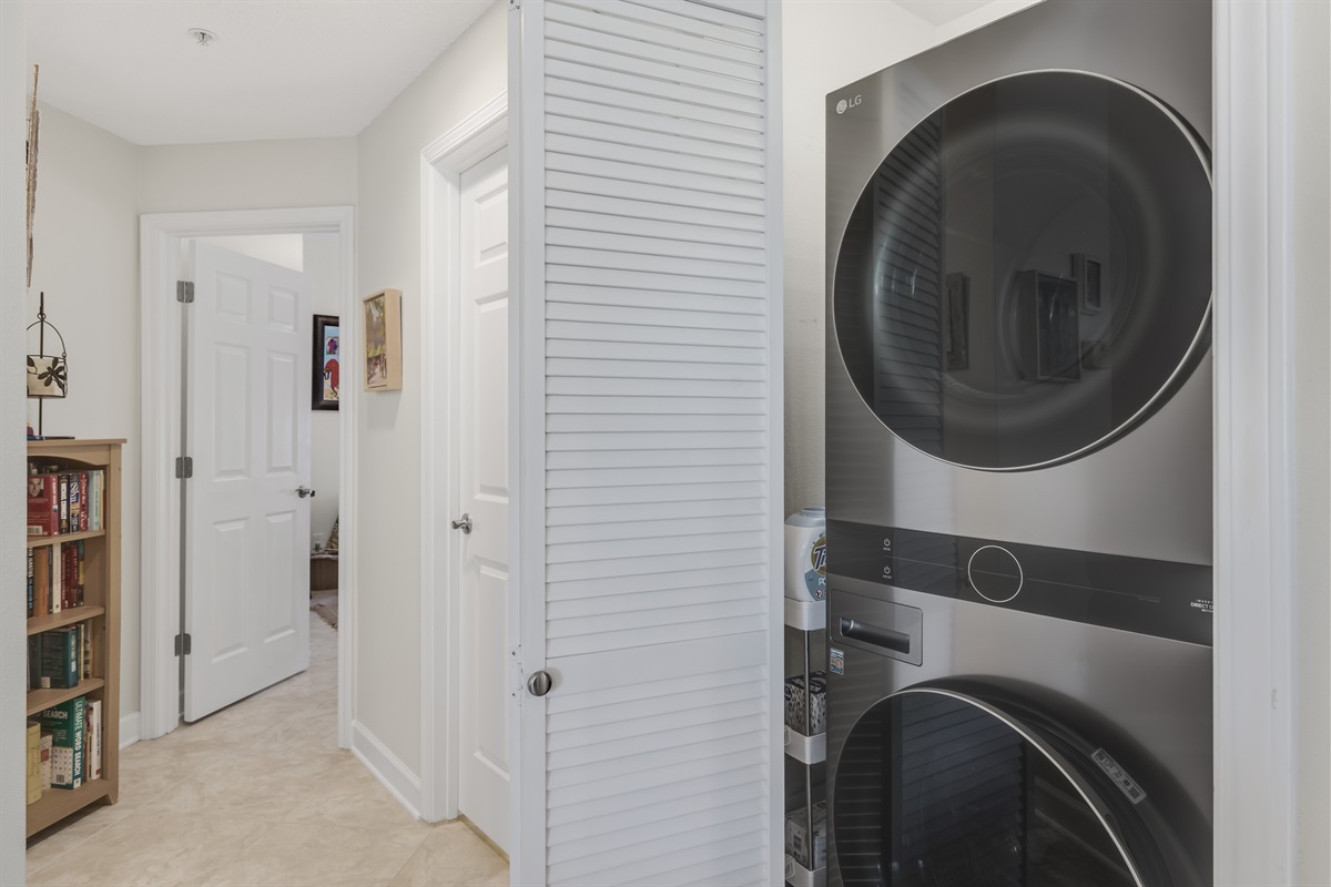 Full washer and dryer in the unit—perfect for beach days and extended stays.