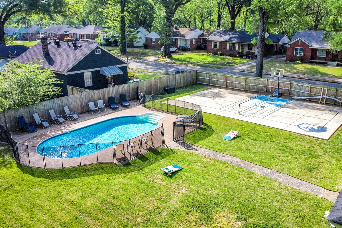 Pool, Yard, basketball/pickleball court