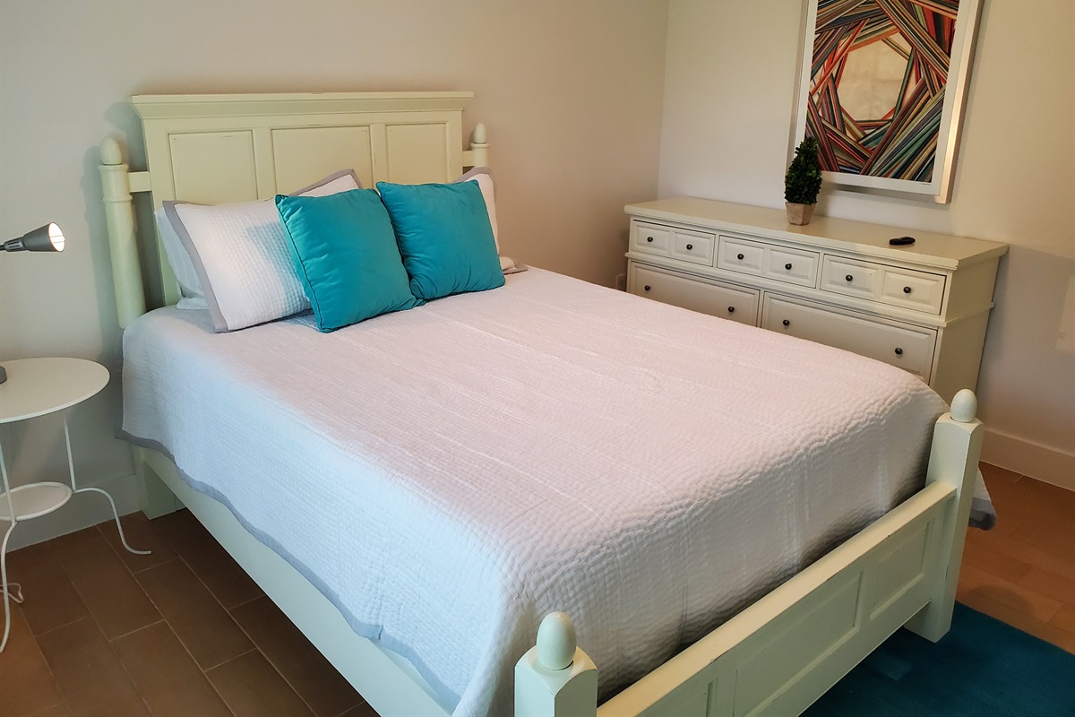 2nd Queen bedroom