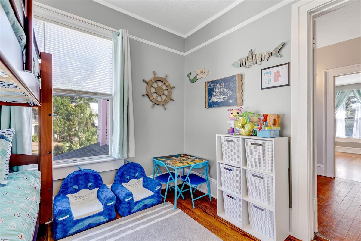 Kids Bedroom (Twin Bunkbed)