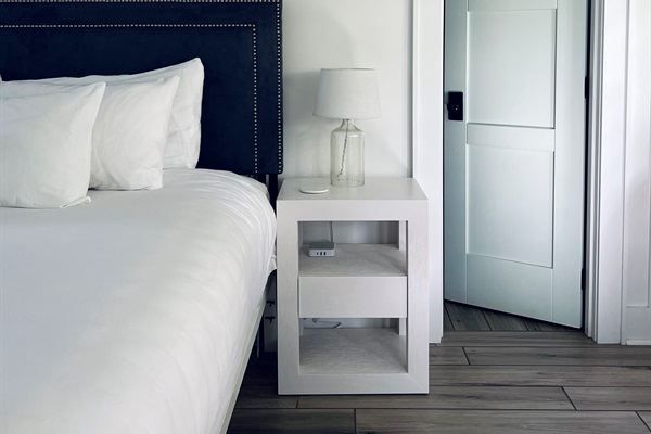 PRIMARY BEDROOM + doorway to en suite full bath (pro photos coming soon)