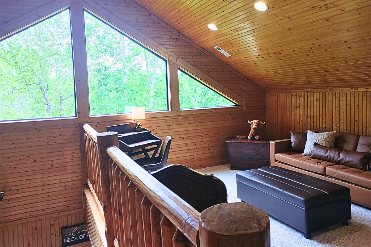 Upstairs loft area with additional sleeping.
