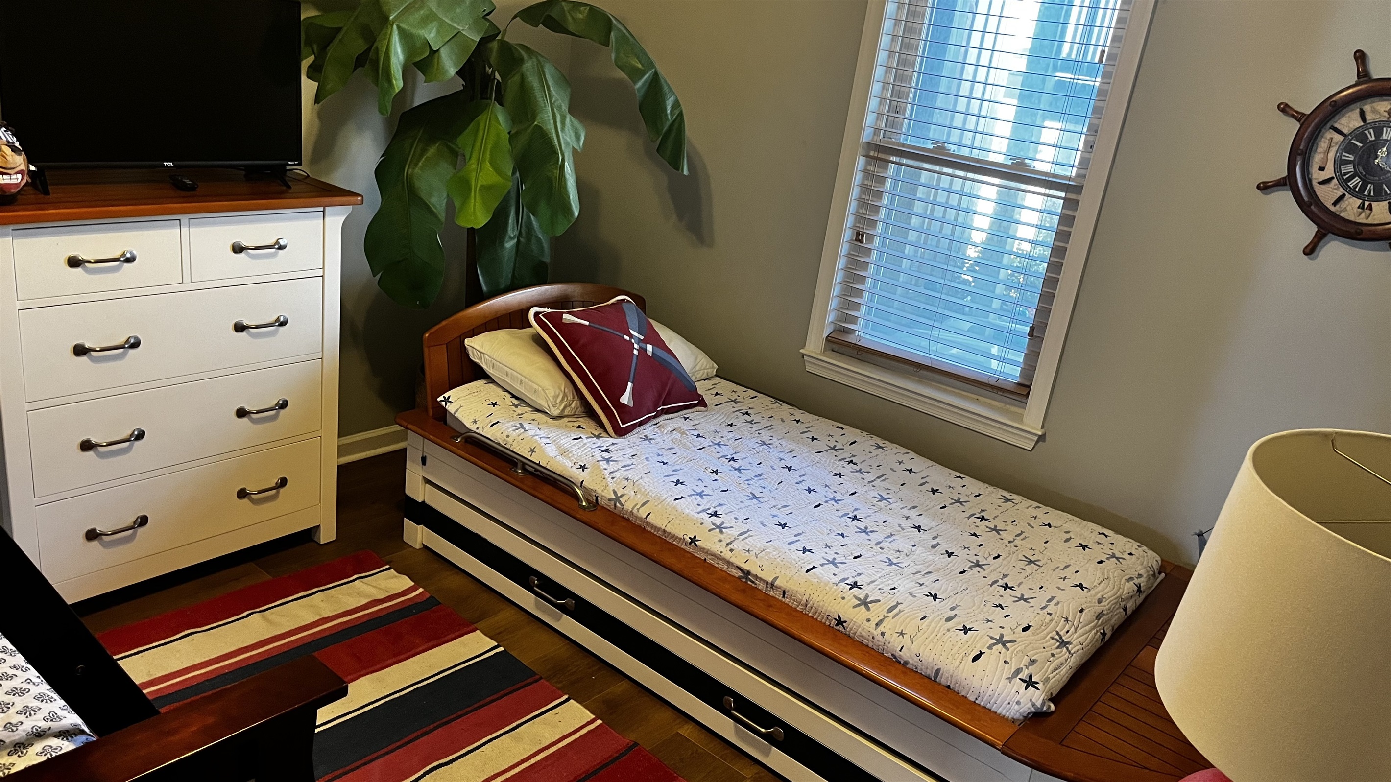 First floor bedroom, single twin bed
