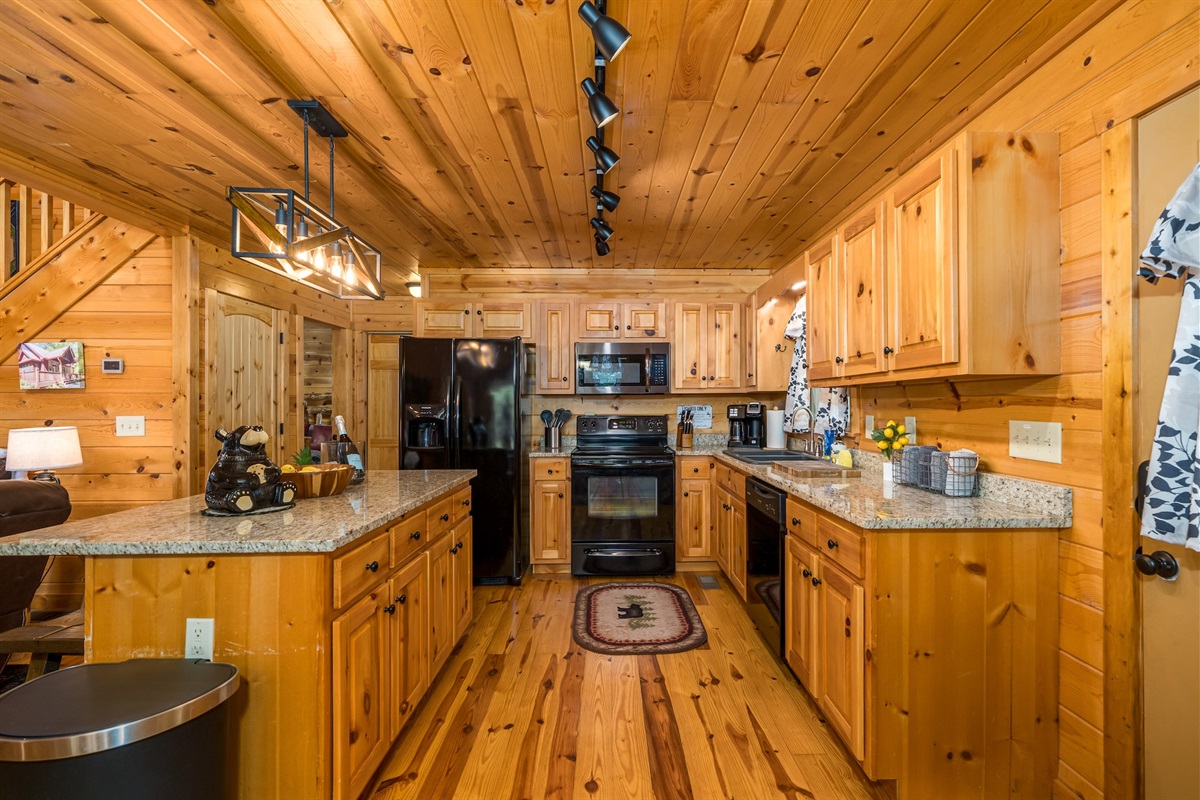 The shelves, drawers and cabinets in the kitchen are nicely stocked. Find spices, basic condiments, oil and vinegar, storage bags, coffee, tea and so much more! 