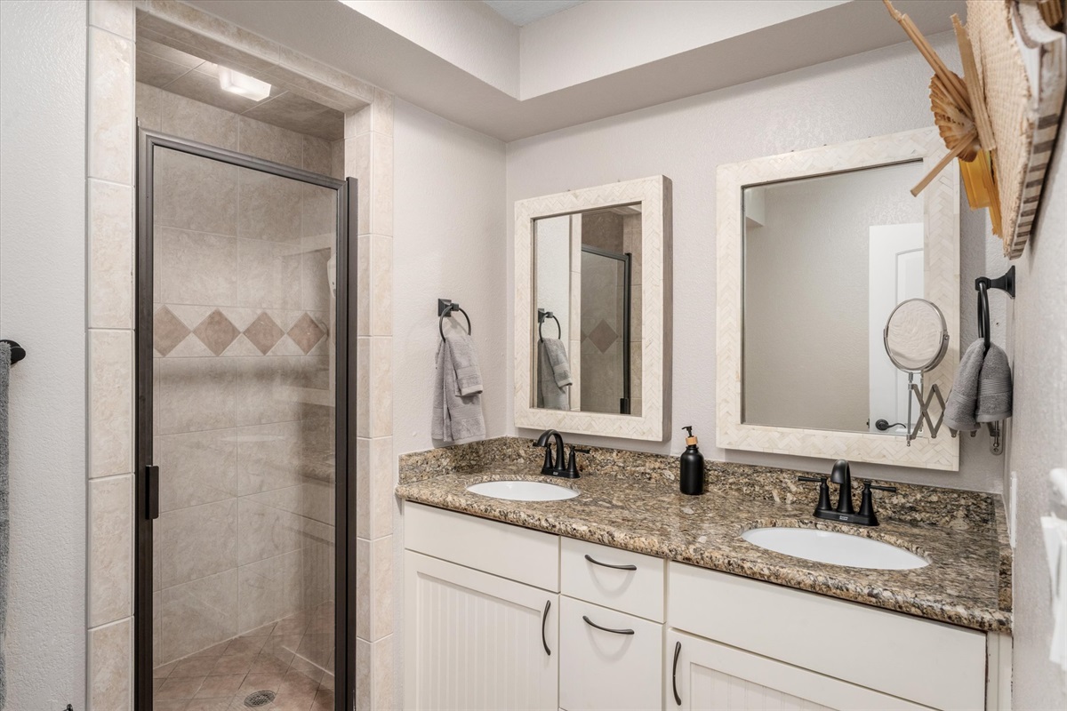 9d83532933364e559833eb391d12057a Large | Beachhouse | Texas | TX | Vacation Homes | Galveston | Crystal Beach | Kokomo | Breezy Days | Beachfront Elegance | Sunrise Serenity | Southern Sands Property Management, LLC
