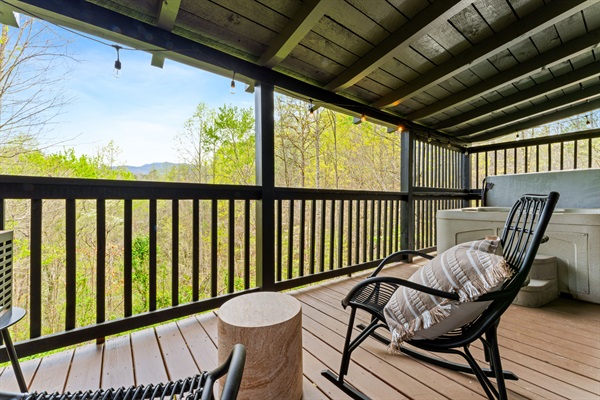 Rocking chairs. Bluetooth speakers. Mountain views. That's it, that's the vibe. 🎵⛰️