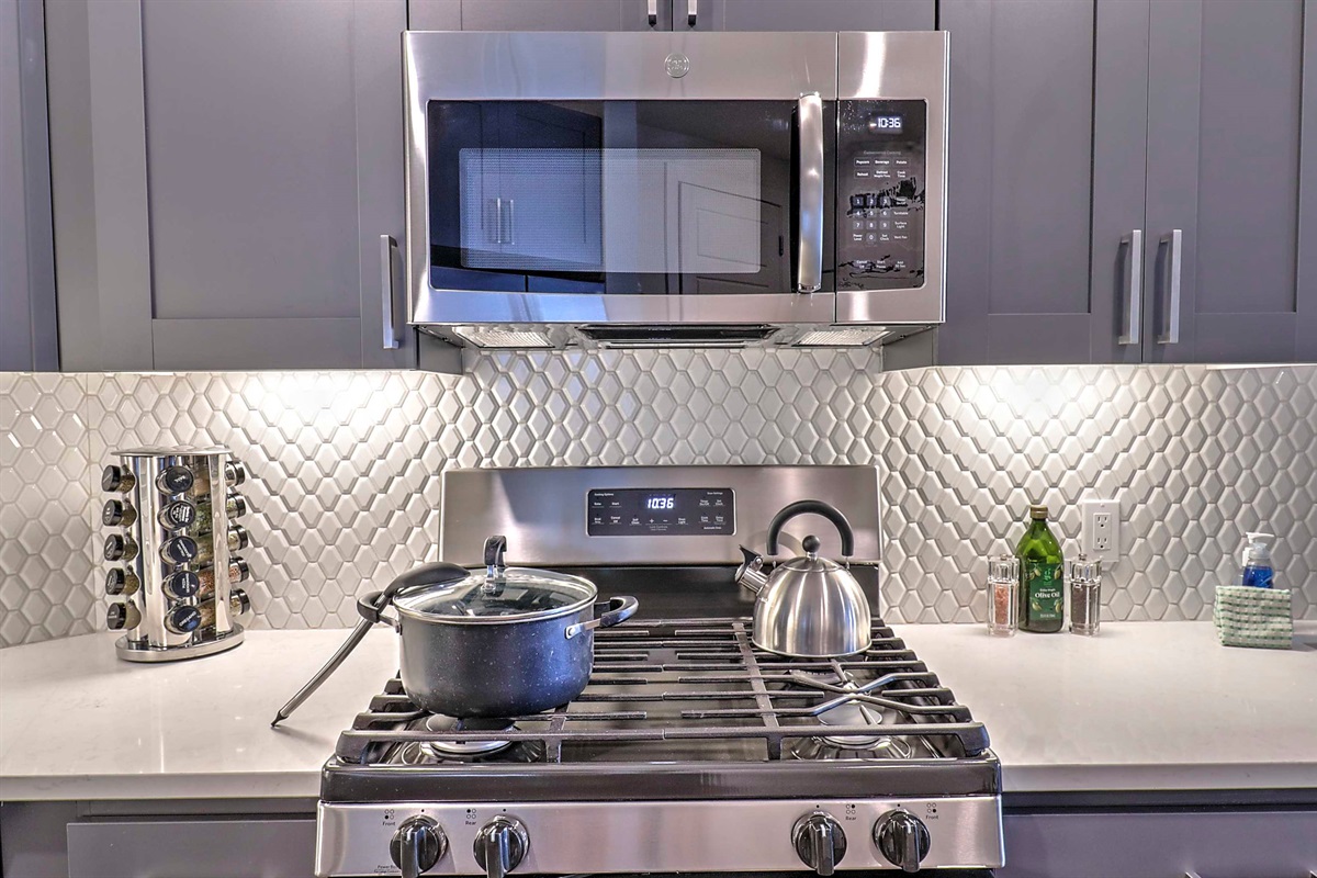 STAGED PHOTO DESIGN AND COLOR MAY STILL VARY