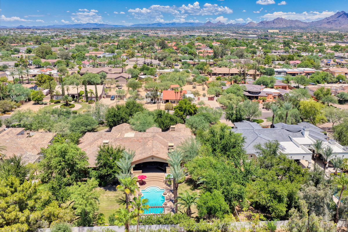EPIC Sweetwater Estate | 5BR, Pool, Hot Tub & Casita — EPIC Sweetwater Estate | 5BR, Pool, Hot Tub & Casita, Scottsdale, Arizona — photo 11