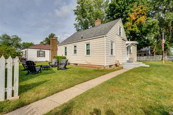 The Playbook Place<>2BR 1BA Home 1.5mi To ND, photo 24