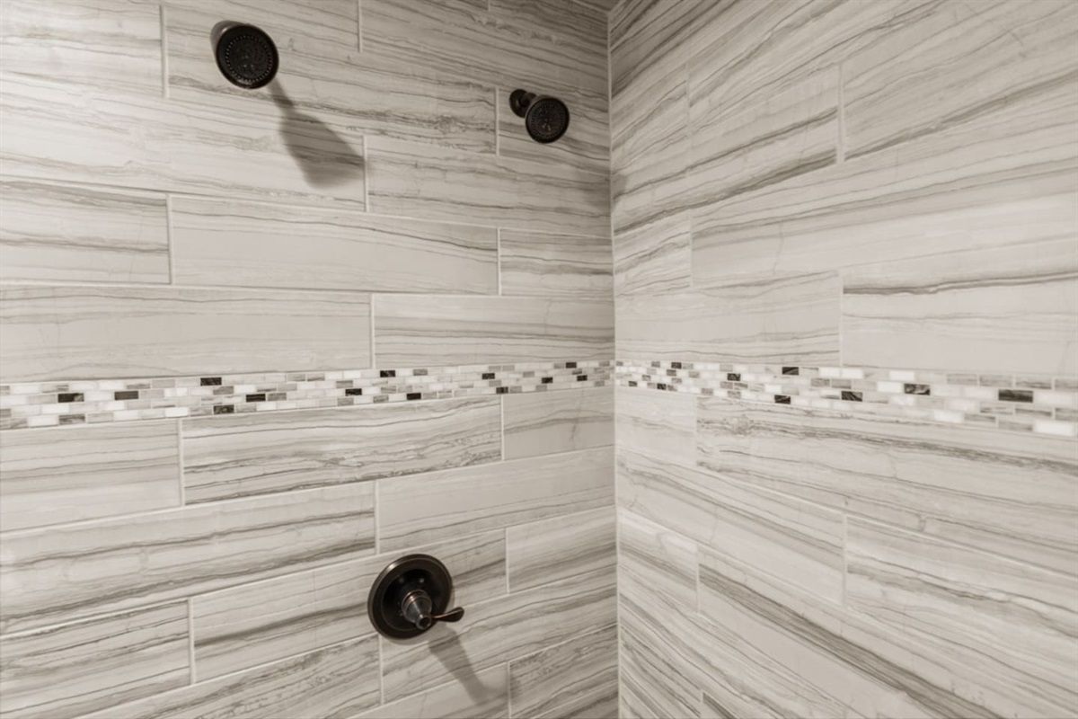  Shared Bathroom #4 | Shower Area | 4th Level