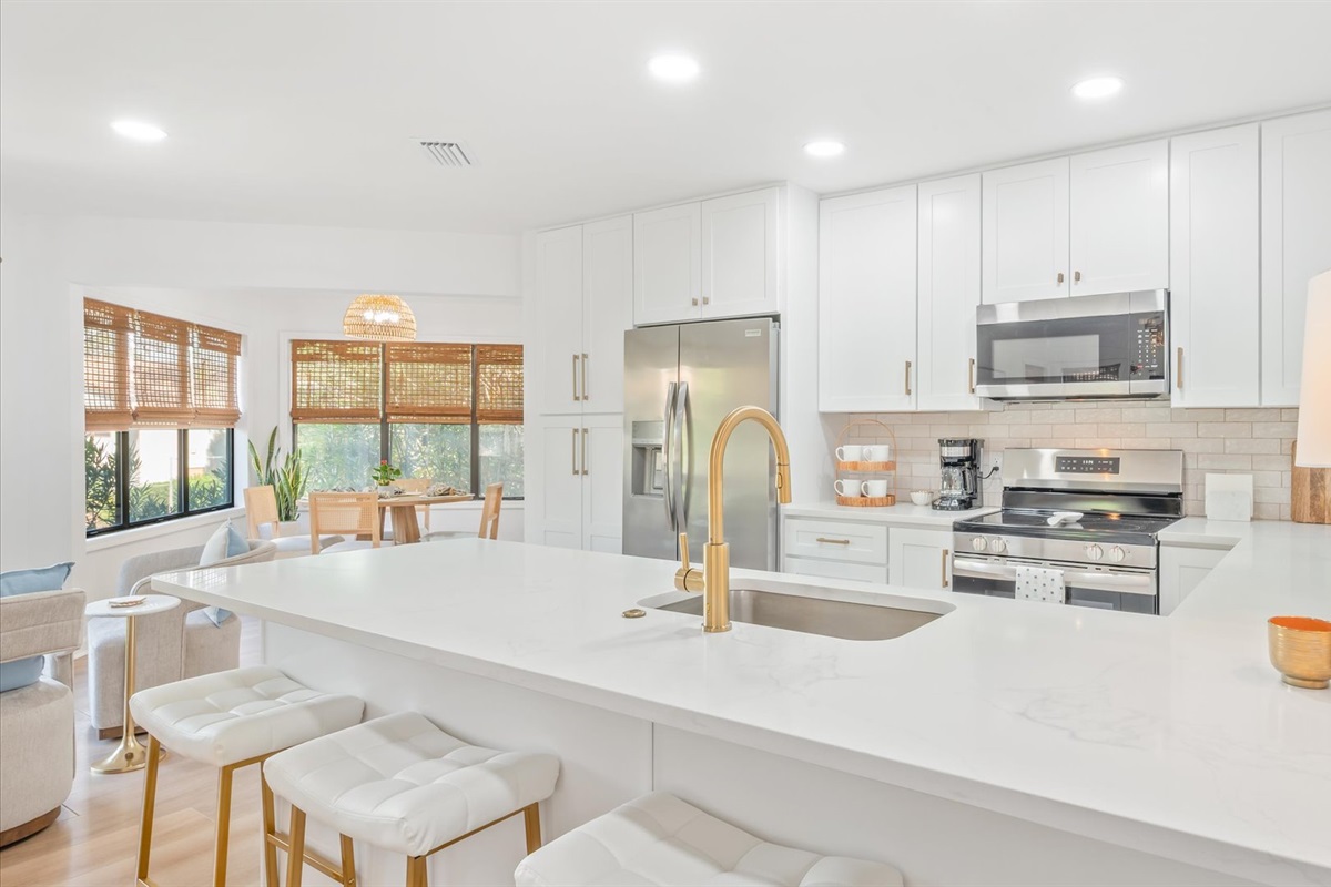 Kitchen countertop eating for 4