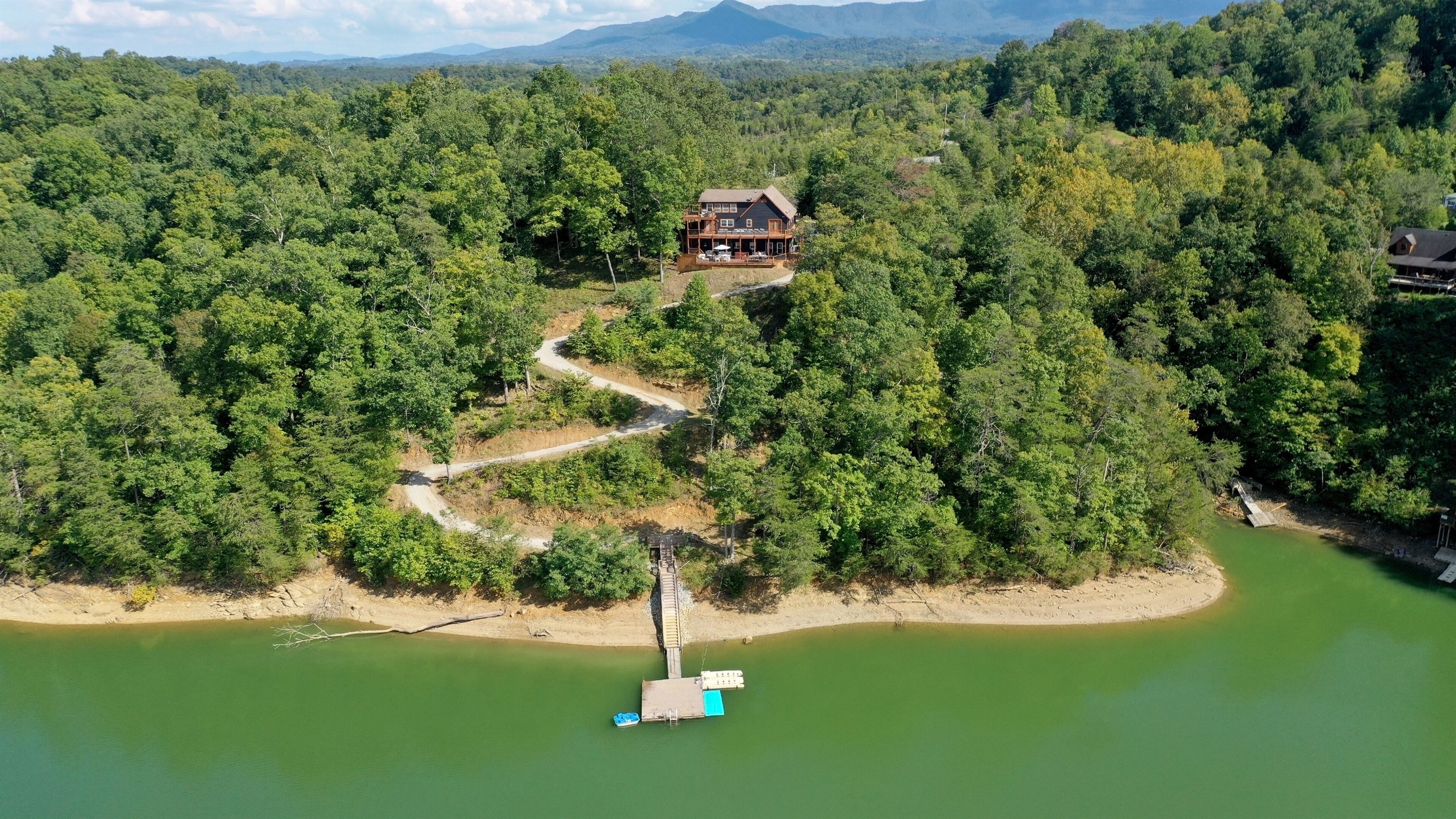 Large secluded estate right on the water