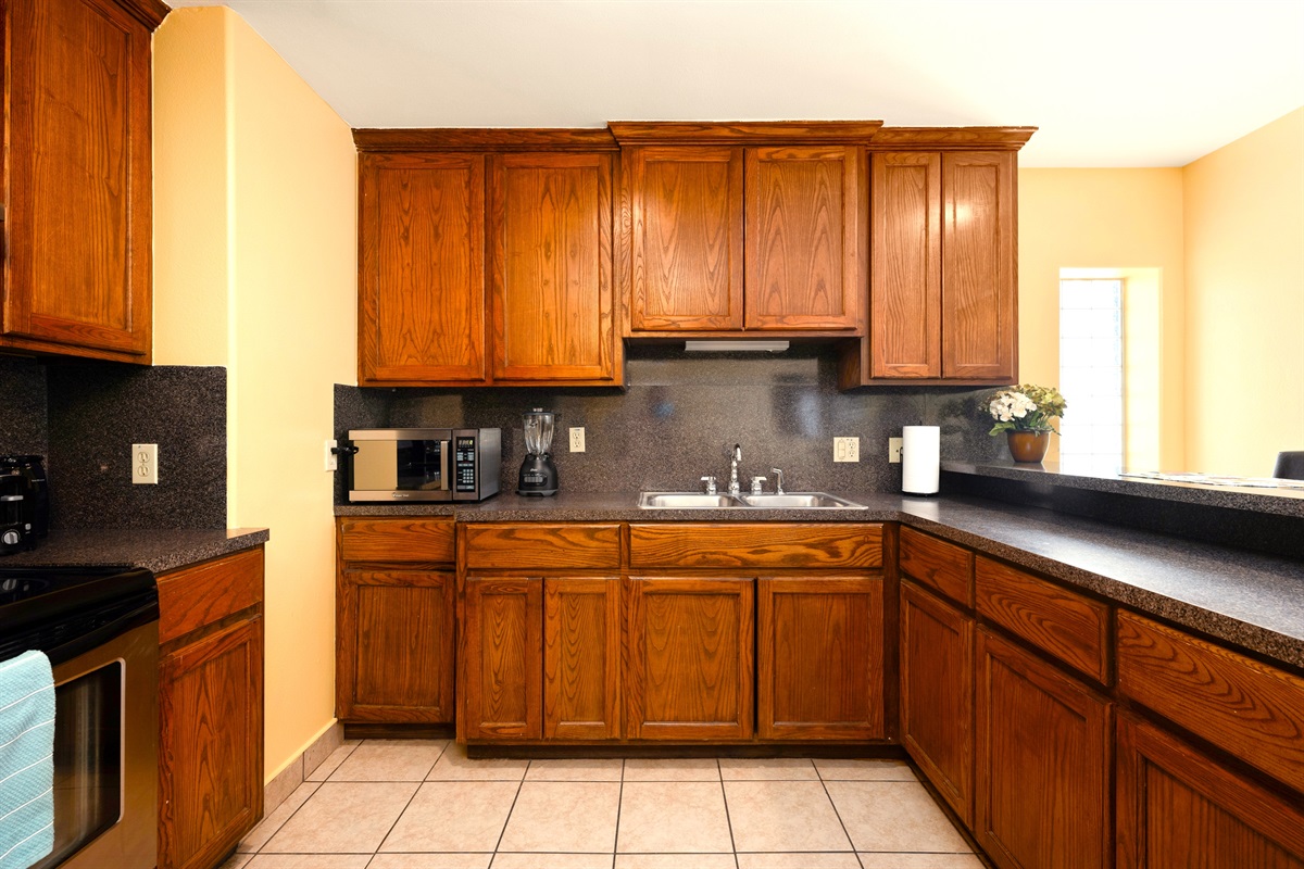 Plenty of kitchen cabinet space