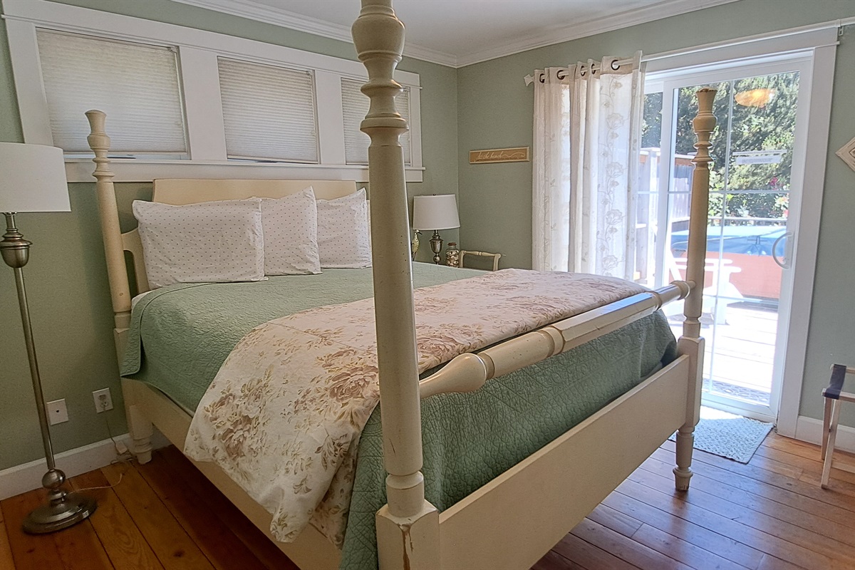 Luxury Queen Bedroom with Private Deck & Hot Tub Access