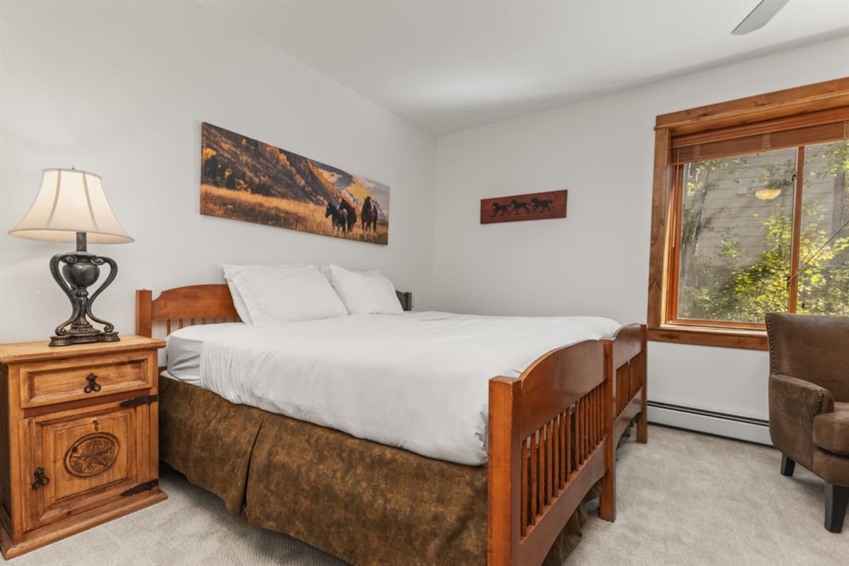 1st Level - Ensuite King or Two Twins Bedroom 4