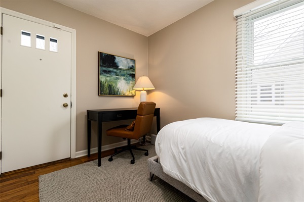 Emerald Clover<>3BR, 1Bath House- 1 mile from ND, photo 14