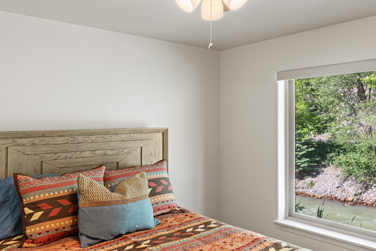 Lower Level- Bedroom 2- Queen bed