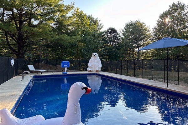 Your private 20x40 heated oasis. Relax in crystal clear water while surrounded by 16 acres of serene Hoosier National Forest. (Heated & Open May 1–Oct 15 open May 1st  through October 15th!