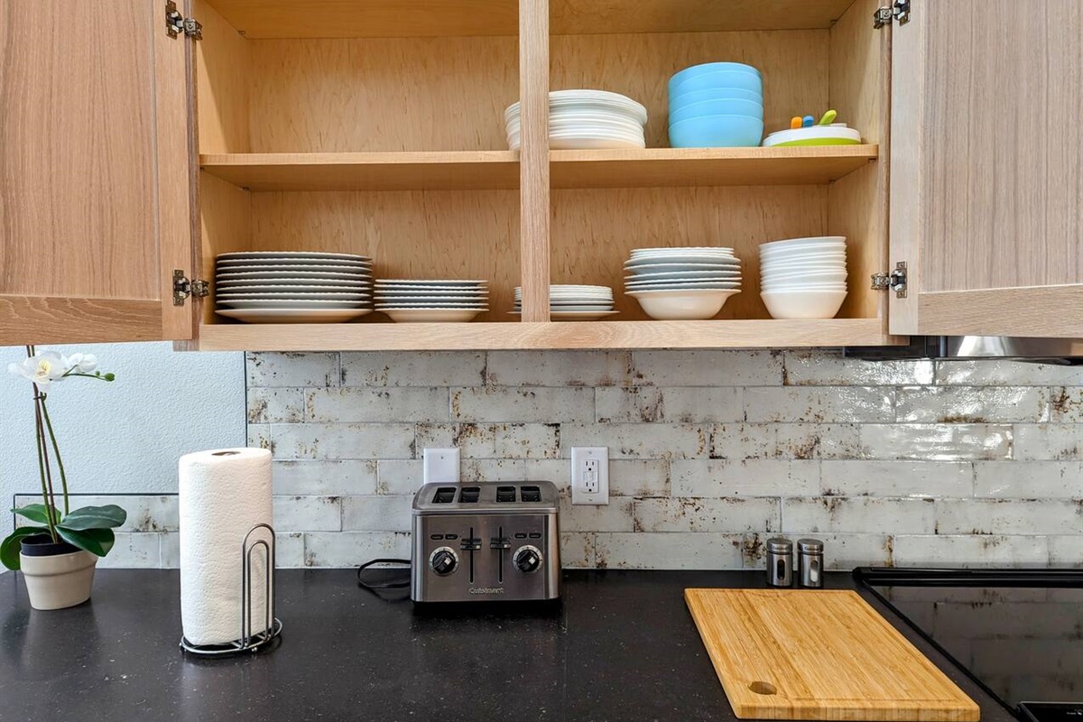 Plates, coffee mugs, pots and pans are available at the house, to serve 8 guests.